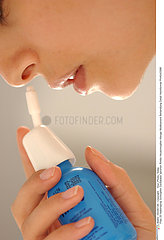 Nose spray