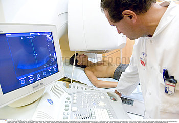 Breast cancer ultrasound therapy