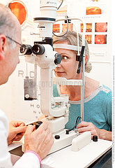 Serie Reportage_107 Augenuntersuchung /Ophtalmology