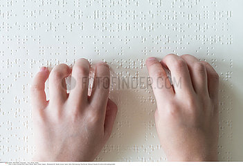 Braille reading