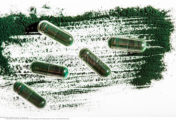 Spirulina algae health capsules