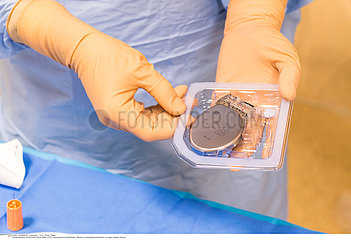 Reportage_251 implantierbarer Defibrillator / Cardiology