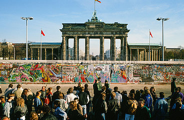 Öffnung der Mauer am Brandenburger Tor