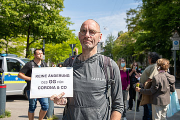 Kundgebung gegen die Corona Maßnahmen an der Theresienwiese