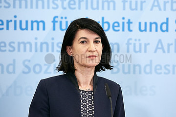Berlin  Deutschland - Violeta Alexandru  rumaenische Ministerin fuer Arbeit und Sozialschutz.