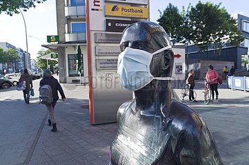 Christel von der Post mit Maske
