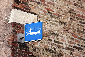 Venedig  Italien  Verkehrszeichen: Gondel-Kanal