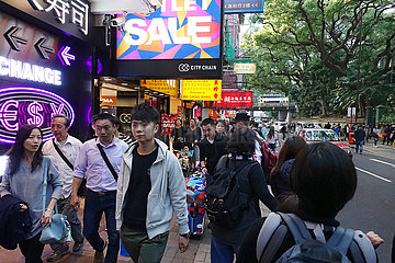 Hongkong  China  Menschen in der Innenstadt
