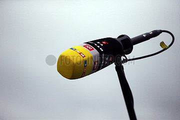 Hannover  Deutschland  Mikrofon mit den Logos der TV-Sender RTL  ntv  Vox und RTL II