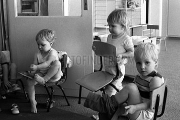 Berlin  Deutsche Demokratische Republik  Kleinkinder in einer Kinderkrippe