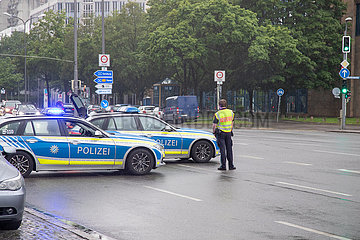 Polizeieinsatz in München: Auto fährt in Menschenmenge