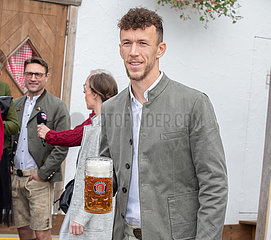 FC Bayern at the Oktoberfest