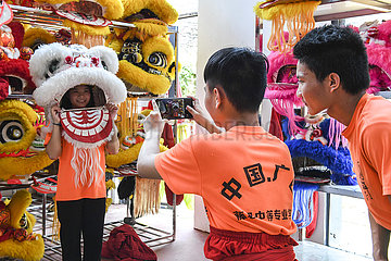 (FOCUS) CHINA-GUANGXI-Tengxian-LION DANCE LERNENDEN (CN)
