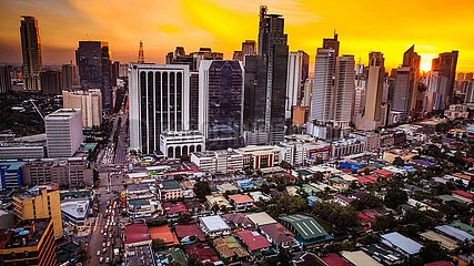 Finanzzentrum und Skyline der Megacity Manila