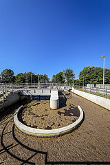 Klaeranlage Voerde  Abwasserreinigung in der modernisierten Klaeranlage  Voerde  Niederrhein  Nordrhein-Westfalen  Deutschland