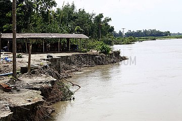 BANGLADESH-Manikganj-RIVER-EROSION