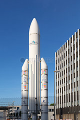 Deutschland  Bremen - Aeltere Ariane-Rakete als Ausstellungsstueck auf dem Gelaende des Bremer Airbus-Werks