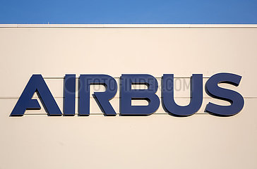 Deutschland  Bremen - Logo auf dem Sitz der Verwaltung des Bremer Airbus-Werks