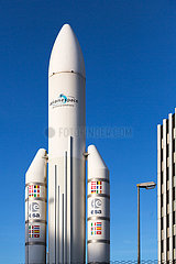 Deutschland  Bremen - Aeltere Ariane-Rakete als Ausstellungsstueck auf dem Gelaende des Bremer Airbus-Werks