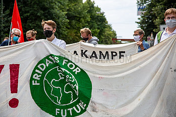 Gemeinsamer Streik der ÖPNV Arbeiter mit FFF in München