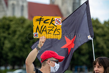 Corona Rebellen demonstrieren auf der Theresienwiese