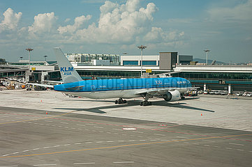 Singapur  Republik Singapur  Boeing 777 Passagierflugzeug der KLM Asia auf dem Flughafen Changi