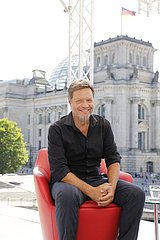 Robert Habeck - TV-Produktion ARD-Sommerinterview mit dem Bundesvorsitzenden der Gruenen Robert Habeck Bericht aus Berlin