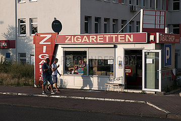 Polen  Slubice - Zigarettenladen spezialisiert auf deutsche Kunden nahe Grenzuebergang zu Frankfurt/Oder in Deutschland