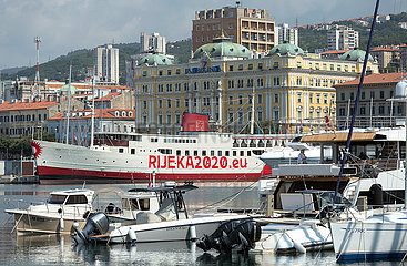 Kroatien  Rijeka - Botel Marina Rijeka mit Motto Rijeka2020.eu (Kulturhauptstadt Europas 2020)