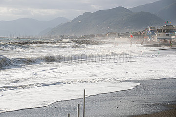 Extreme high waves in Ligury