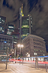 Commerzbank Tower bei Nacht