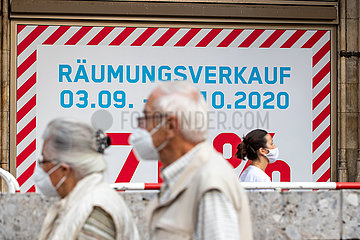 München führt die Maskenpflicht am Marienplatz und in der Fußgängerzone ein