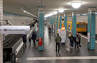 Berlin  Deutschland  Innenansicht des U-Bahnhof Tierpark