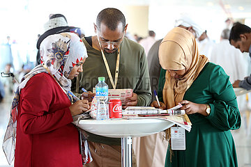 Dubai  Audience betting at the racecourse