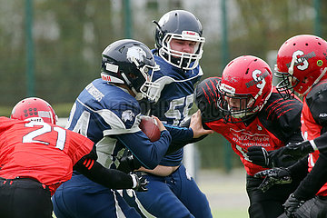 Berlin  Deutschland  Jugendliche spielen American Football