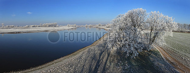 Graditz  Deutschland  Blick auf die Elbe im Winter