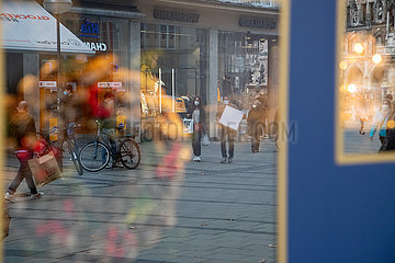 München: Weihnachtsvorbereitungen im Shutdown