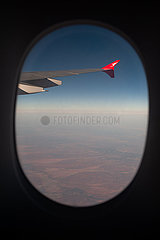 Sydney  Australien  Blick aus Fenster im Flug mit Qantas Airways von Sydney nach Singapur