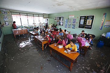 Grundschule Batasan Elementary School