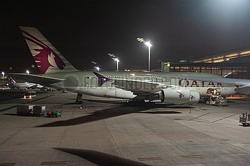 Doha  Katar  A380 Passagierflugzeug der Qatar Airways auf dem Hamad International Airport