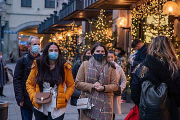 Black Friday: Weihnachtsshopping mit Maskenpflicht