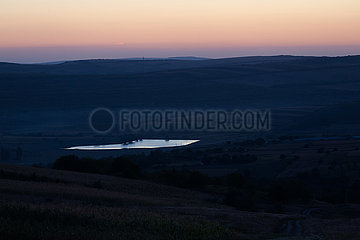 Republik Moldau  Horodiste - Teich in der Abenddaemmerung