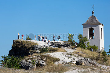 Republik Moldau  Orheiul Vechi - Glockenturm des Hoehlenklosters beim Orheiul-Vechi-Komplex  einem historischen Siedlungsgebiet