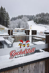 Geschlossenen Apres-Skihuette  Skipisten  Winterberg  Sauerland  Nordrhein-Westfalen  Deutschland