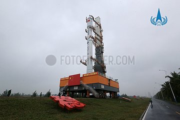 (EyesonSci) CHINA-HAINAN-wenchang-LONG MARCH-8 Y1 raketen vertikaler Transport (CN)