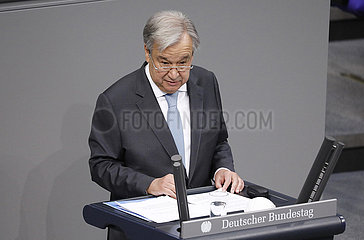 Festveranstaltung zum 75. Jahrestag der Gruendung der Vereinten Nationen  Bundestag  Reichstagsgebaeude  18. Dezember 2020