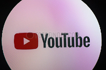 YouTube-Logo auf einem Bildschirm