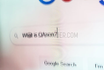 Google-Suche nach QAnon- What is QAnon?