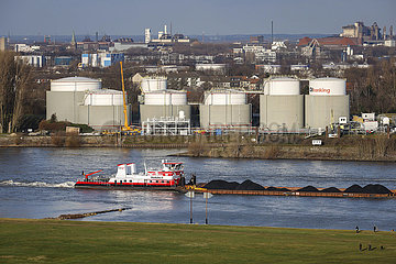 Duisburger Hafen  Ruhrgebiet  Nordrhein-Westfalen  Deutschland