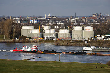 Duisburger Hafen  Ruhrgebiet  Nordrhein-Westfalen  Deutschland